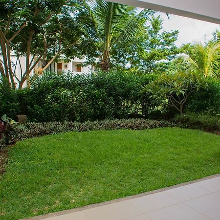 Apartment Azuri Roches Noires Exterior foto