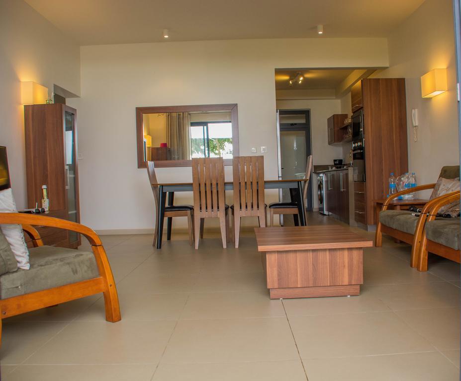 Apartment Azuri Roches Noires Exterior foto
